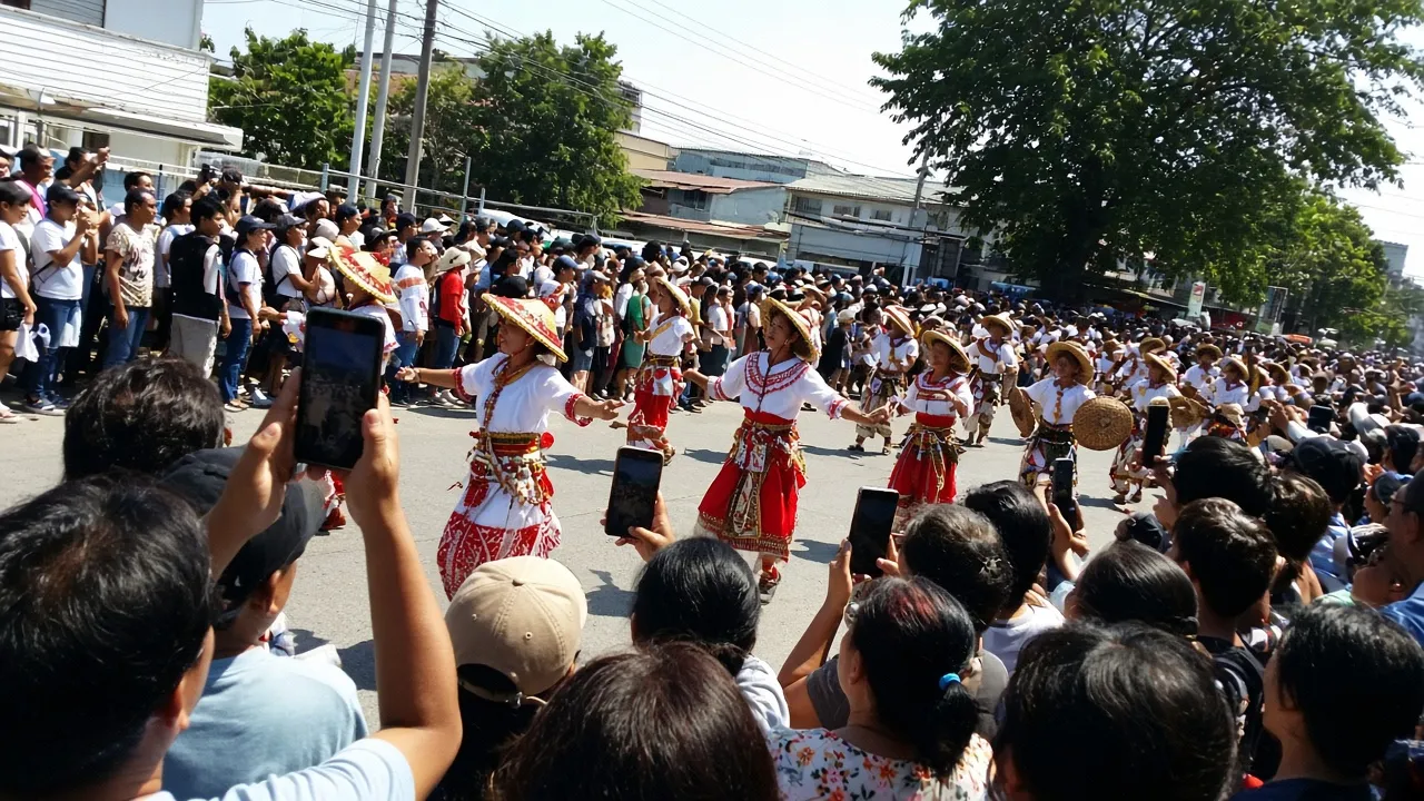 Pamulinawen Festival Laoag crowd photograph